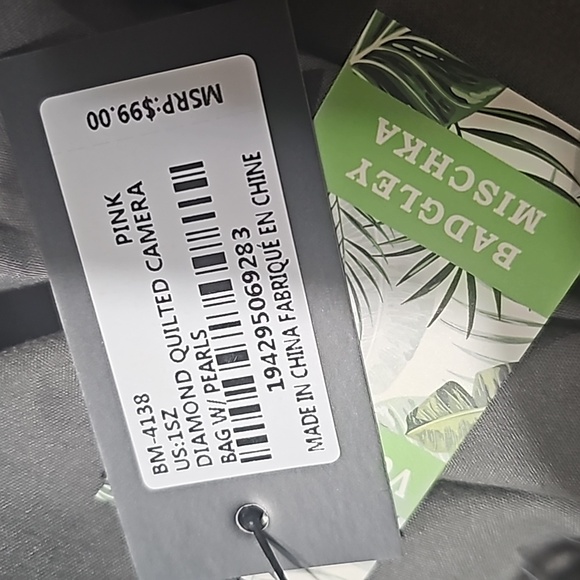 Pink quilted "camera bag" or cross body Badgley Mischa/best offer - Picture 10 of 10